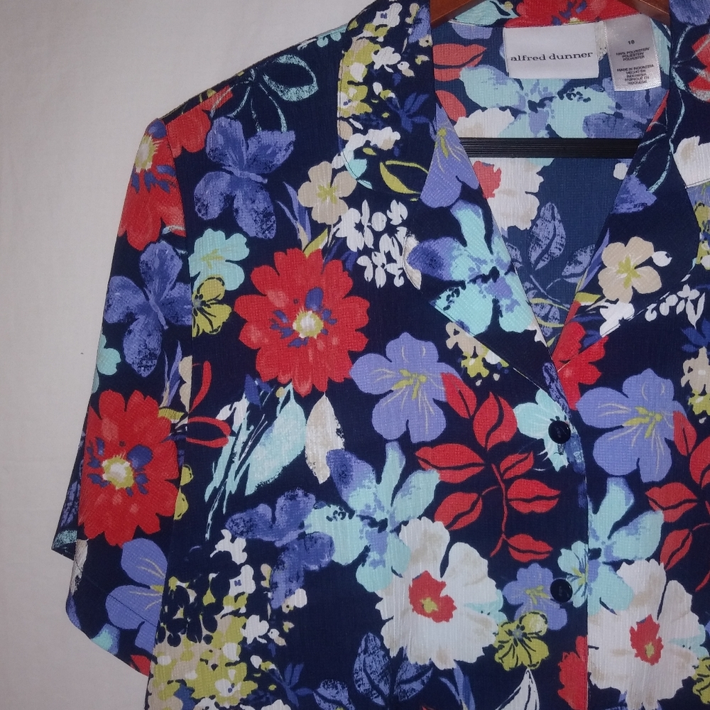 Alfred Dunner 18 Red White Blue Butterfly Travel Top Plus - Picture 4 of 5
